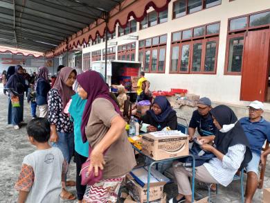 pelaksanaan-pasar-murah-berhasil-meriahkan-halaman-kantor-bumirejo-lendah-kulonprogo